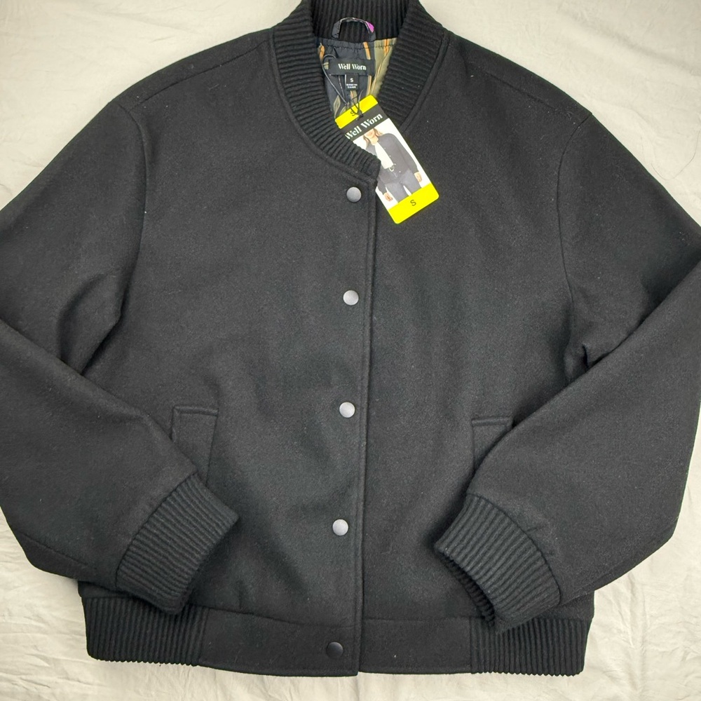 Well Worn women’s Black Bomber Jacket new‎ size Small